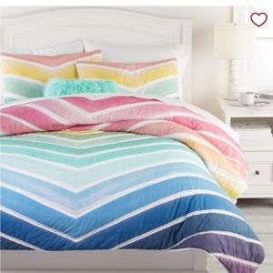 💜 Pottery Barn Teen Rainbow Chevron Quilt 💜